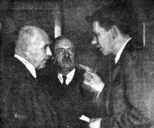 Dr. Zdenk Wirth, Dr. Albert Prak a Josef Smrkovsk pi porad 7. 5. 1945